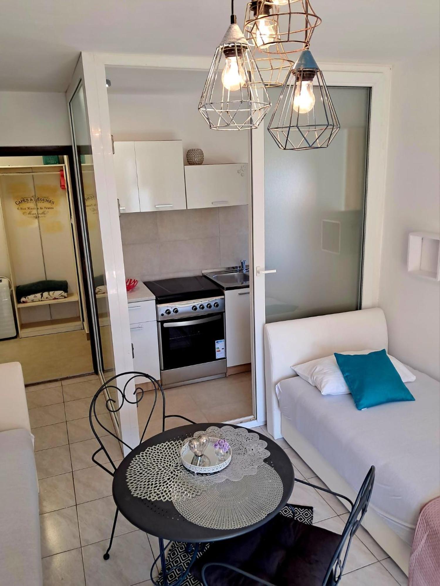 Apartmani Jessica Новаля Екстер'єр фото